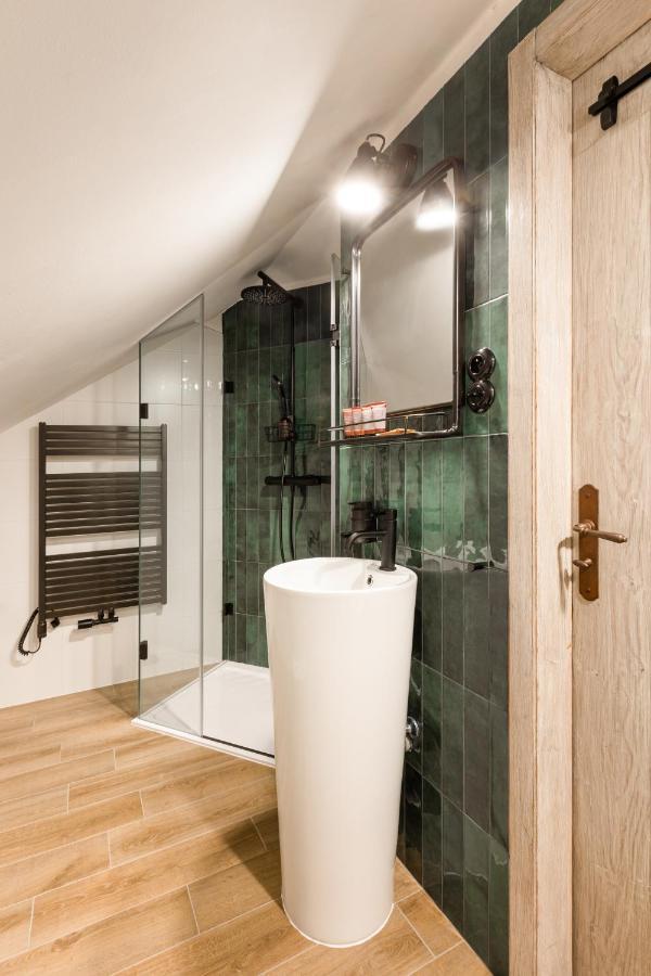 Bohemian Chic 2 Bedroom 2 Bathroom Loft With Hanging Chair Prag Exterior foto