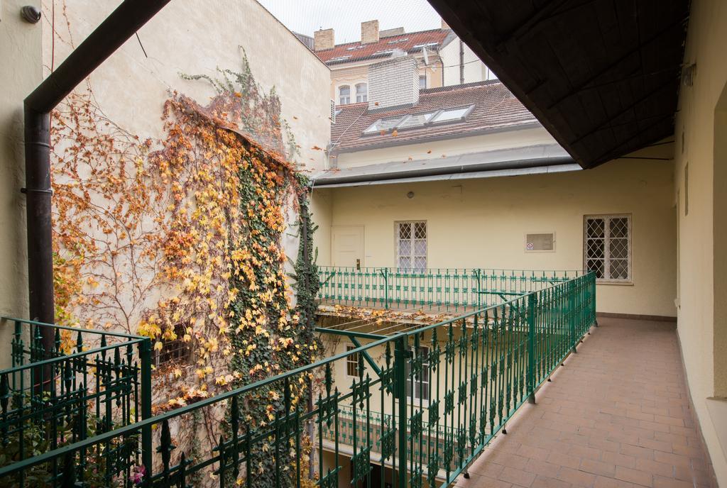 Bohemian Chic 2 Bedroom 2 Bathroom Loft With Hanging Chair Prag Exterior foto