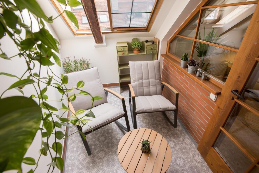 Bohemian Chic 2 Bedroom 2 Bathroom Loft With Hanging Chair Prag Exterior foto