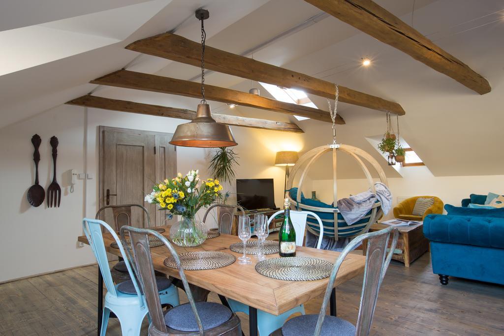 Bohemian Chic 2 Bedroom 2 Bathroom Loft With Hanging Chair Prag Exterior foto